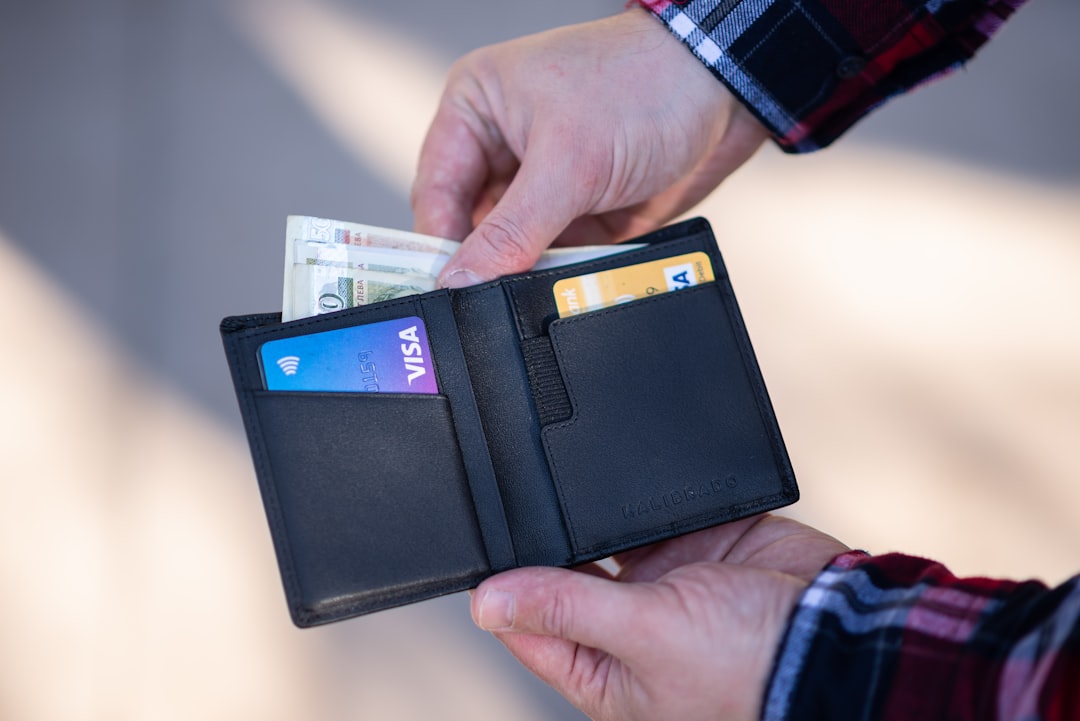 Hardware Wallet vs Privacy Wallet: Choosing the Right Security and Privacy Solution for Your Cryptocurrency